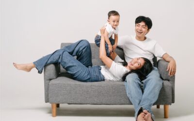 5 Ide Foto Keluarga di Studio yang Natural & Kekinian